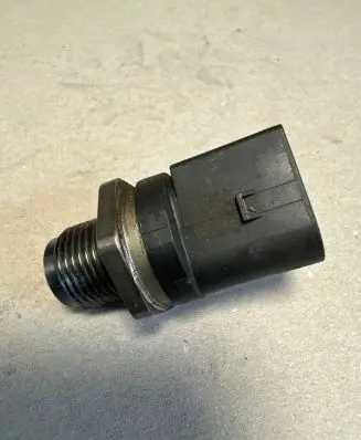 Fuel pressure sensor