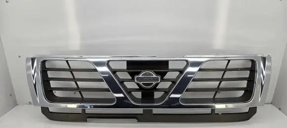 Nissan Patrol Y61 Front bumper upper radiator grill 62310VB000