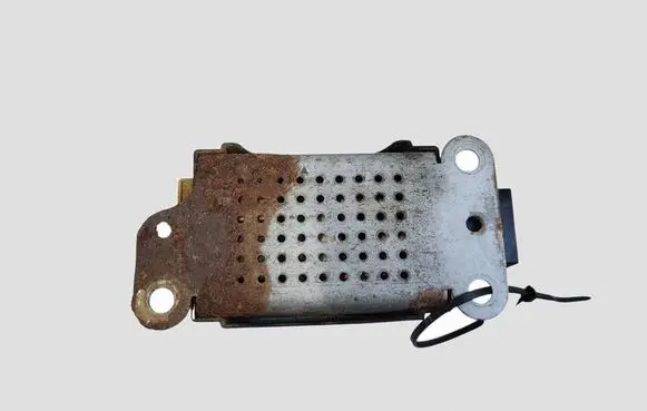 Volkswagen Golf V Aerial antenna amplifier 1K6035570B 7617310008