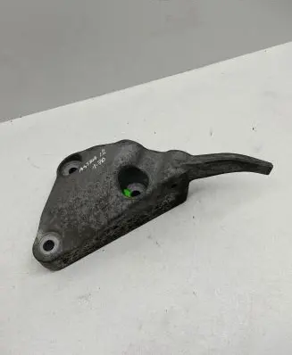 Opel Astra J Engine mounting bracket 13365327