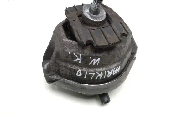 BMW 5 E60 E61 Engine mount bracket 6769874