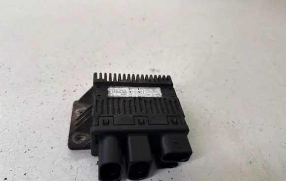 Volkswagen Multivan T5 Coolant fan relay 7H0919506D 898096000