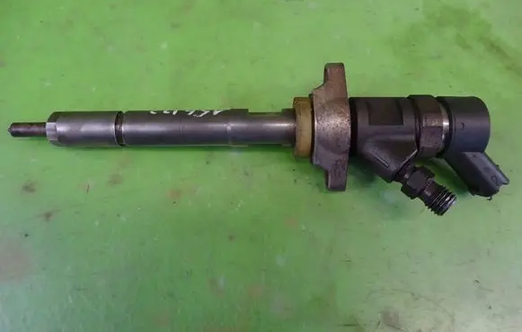 Citroen C4 I Picasso Fuel injector 06F906283F