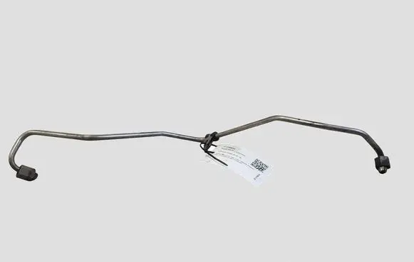 Volkswagen PASSAT B6 Fuel injector supply line/pipe