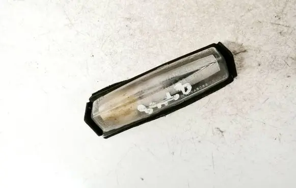 Toyota Yaris Number plate light e130156