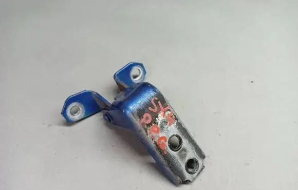 Suzuki SX4 S-Cross Front door lower hinge 