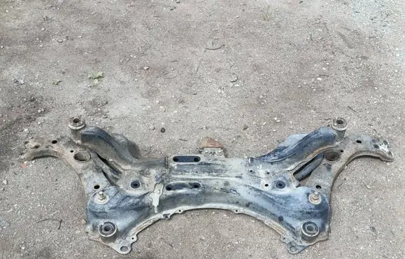 Toyota Avensis T270 Front axle beam
