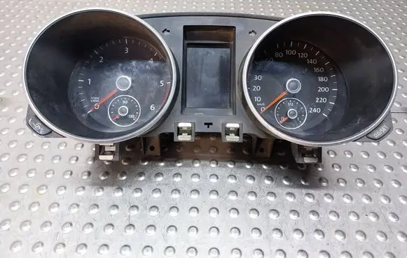 Volkswagen Golf VI Speedometer (instrument cluster) S26380757 5K0920872A