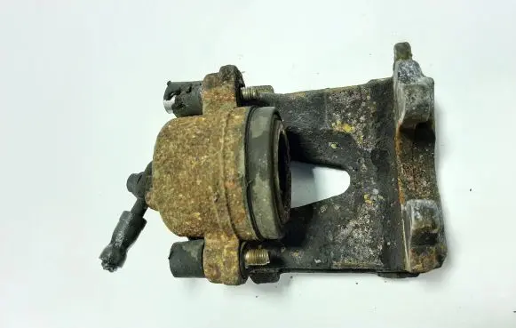 Volkswagen Golf VII Front brake caliper