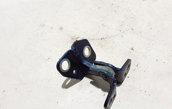 Chrysler Pacifica Front door lower hinge 68269773AA