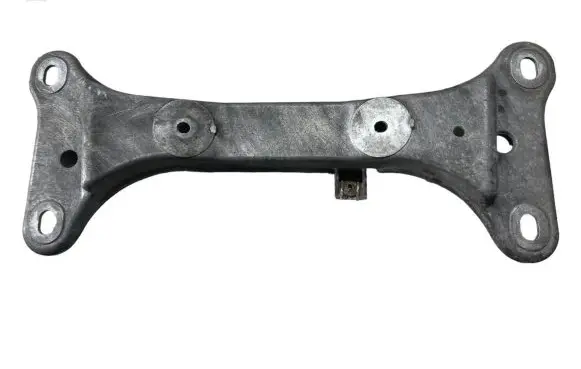 BMW 1 E81 E87 Engine mounting bracket 6778058