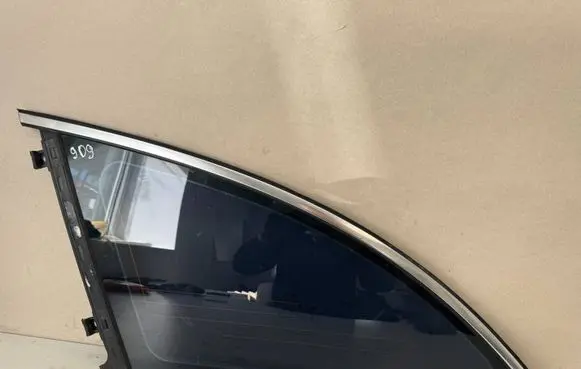 Mercedes-Benz R W251 Rear side window A2516703750