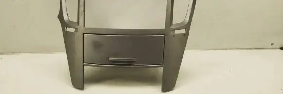 Subaru Legacy Radio/GPS head unit trim 