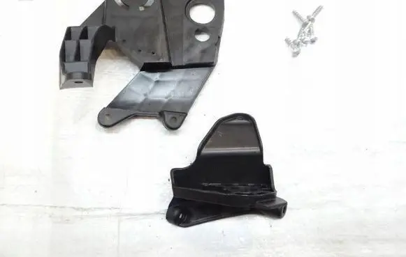 Peugeot 3008 II Headlight/headlamp mounting bracket 9814255780