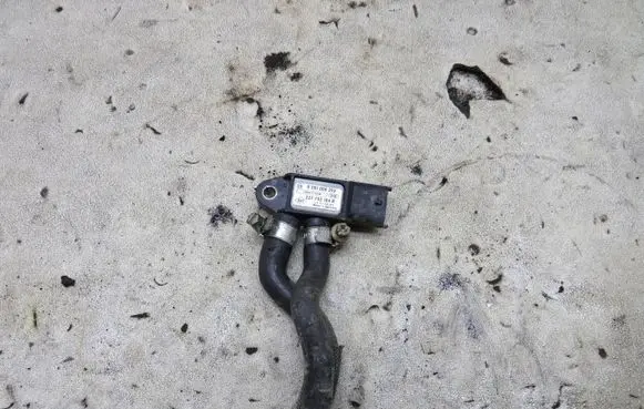 Nissan Qashqai Exhaust gas pressure sensor KRIS235789