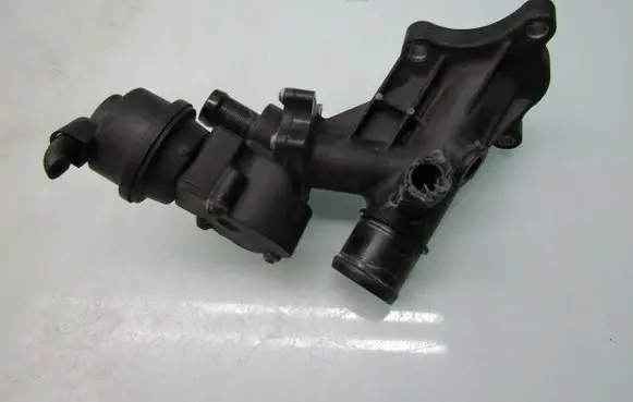 Nissan X-Trail T32 Thermostat/thermostat housing 110600686R XTRAIL