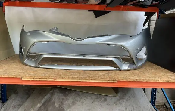 Toyota Avensis T270 Front bumper 5211905230