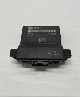 Volkswagen Golf Plus Gateway control module 1K0907951