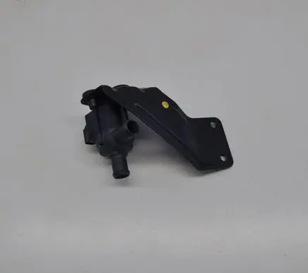 Audi Q7 4M Other engine bay part 06H121601M