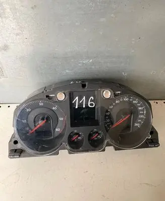 Volkswagen PASSAT B6 Speedometer (instrument cluster) 3C0920860N