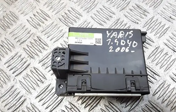 Toyota Yaris Air conditioner control unit module 