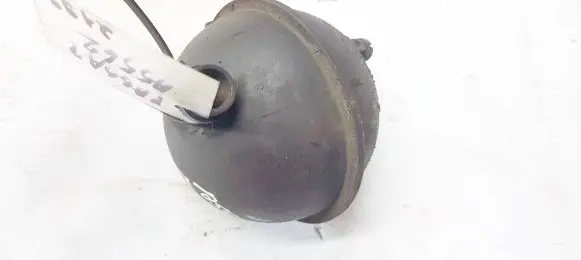 Vacuum air tank