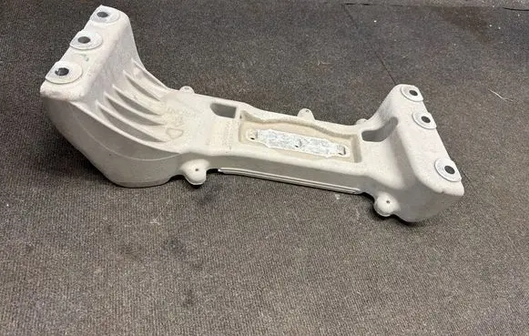 Jeep Grand Cherokee WL Gearbox mounting bracket P68428575AA T02KC0102A1208