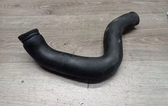 Volvo V70 Engine coolant pipe/hose 30723970