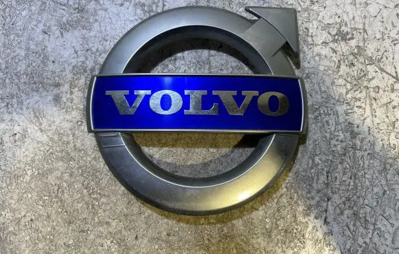 Manufacturer badge logo/emblem