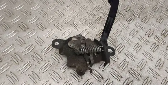 Toyota Yaris Engine bonnet/hood lock/catch 
