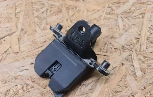 Skoda Octavia Mk2 (1Z) Tailgate/trunk/boot lock/catch/latch 1Z5827501C BN3CZ