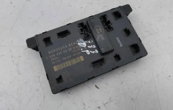 Mercedes-Benz Vito Viano W639 Door control unit/module 6398200326