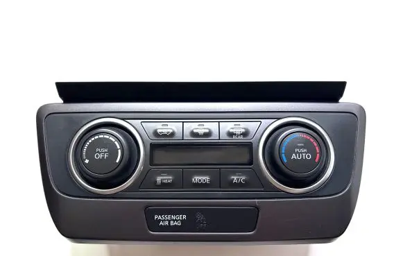 Nissan Leaf II (ZE1) Climate control unit 275005SA0A 684125SA0B