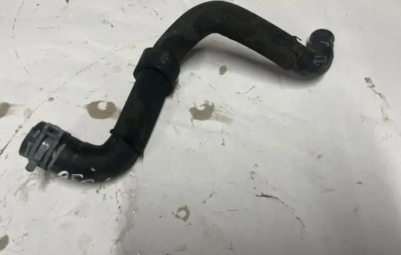 Volkswagen Jetta VII Engine coolant pipe/hose 5Q0122063