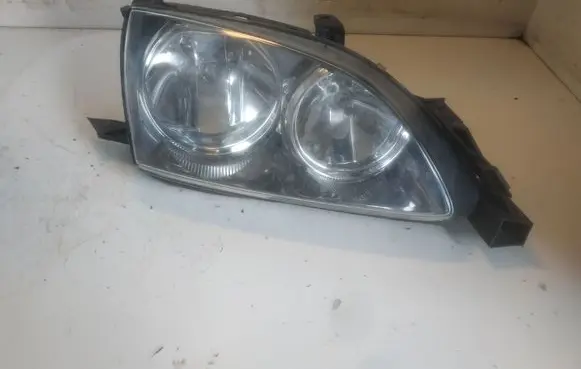 Toyota Avensis T220 Headlight/headlamp