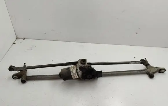 Land Rover Discovery 3 - LR3 Front wiper linkage and motor 9501241