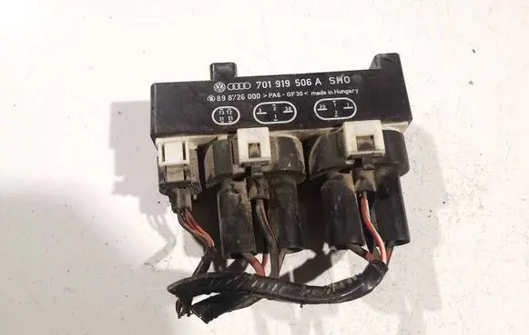 Seat Alhambra (Mk1) Coolant fan relay 701919506a 898726000