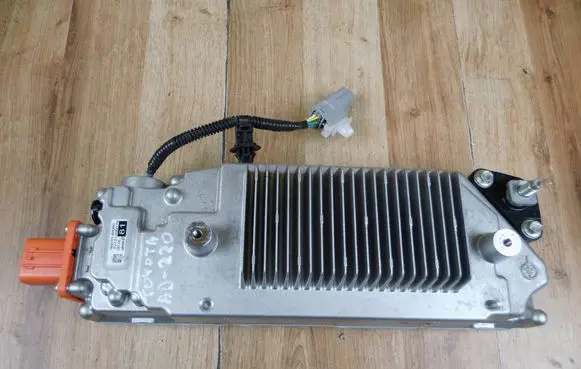 Toyota RAV 4 (XA50) Voltage converter inverter G927042060