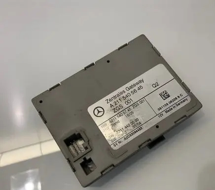 Mercedes-Benz E W211 Gateway control module A2115405645 A2114420000 A2115405745