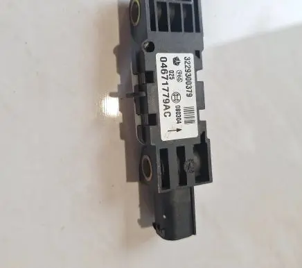 Chrysler 300 - 300C Airbag deployment crash/impact sensor 04671779AC 3229300379 080304
