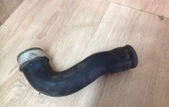 Intercooler hose/pipe