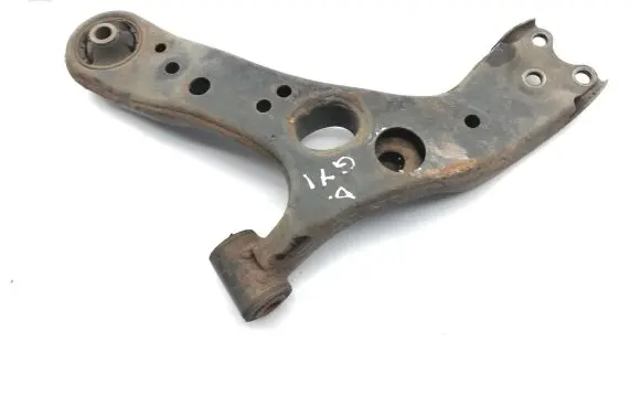 Lexus CT 200H Front lower control arm/wishbone