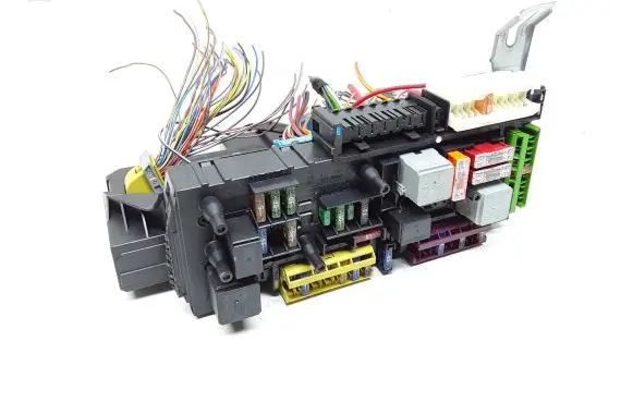 Mercedes-Benz E W212 Fuse module 2129005101 2129016500 5DK00962028