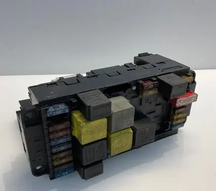 Mercedes-Benz C W203 Fuse module 2035453001 5DK00848552 00004151581703