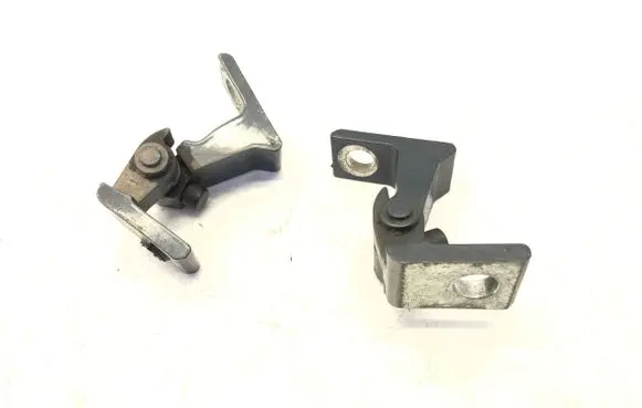 Audi A4 S4 B8 8K Front door upper hinge 8K0831401E