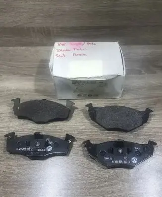 Volkswagen Golf V Brake pads (front) 6N0698151C