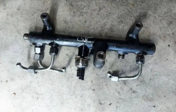 Fuel main line pipe