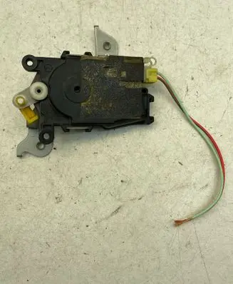 Subaru Forester SF Tailgate boot lock/latch motor 