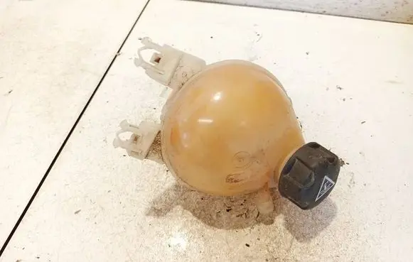 Coolant expansion tank/reservoir