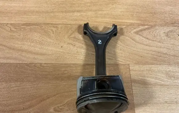 Audi A6 S6 C6 4F Piston with connecting rod 81L109